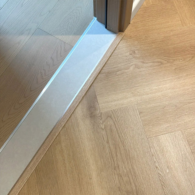 24*4mm L-shaped SPC Floor Edge Strip