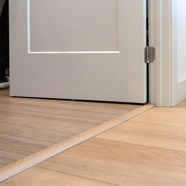 32*4mm Wood-grain Spc Flooring Transition Strip