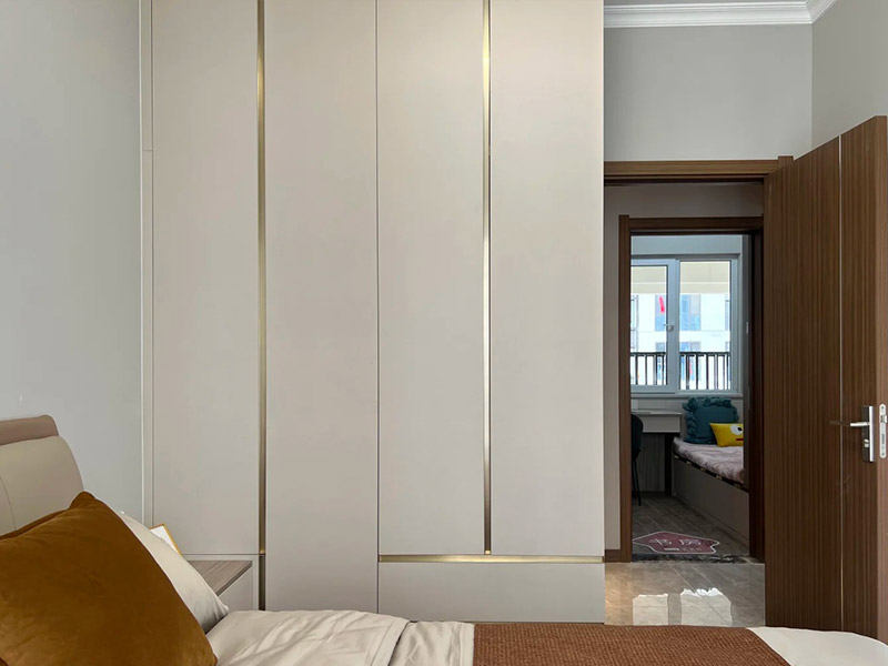 T-shaped furniture decorative strip