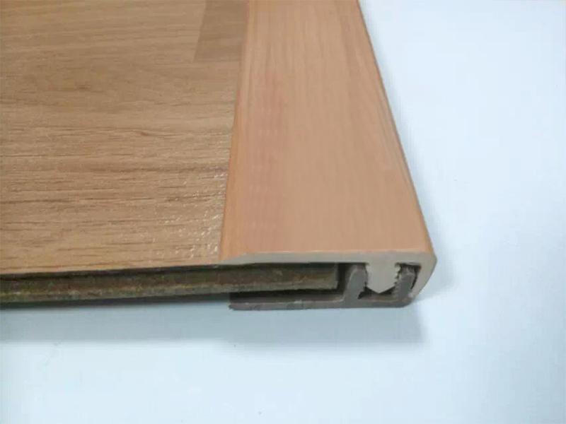 How To Hide Laminate Flooring Edge?