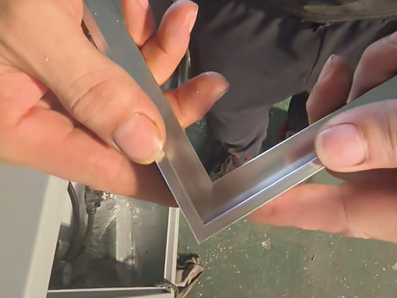 How Do You Cut Metal Tile Edge Trim?